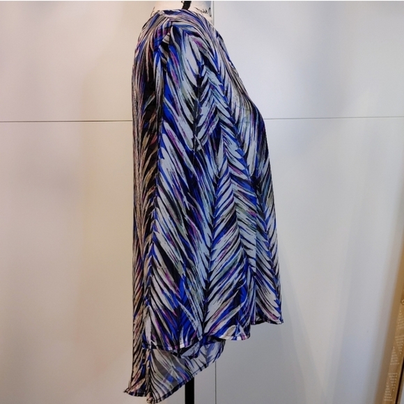 Banana Republic Factory Palm leaf flowy blouse - Picture 9 of 10